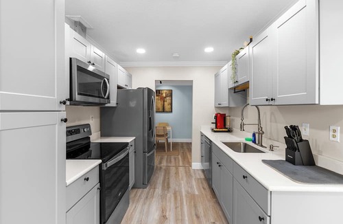 Tamarac House | Lakefront 3BR Home in Tamarac – Peaceful Views & Cozy Comfort