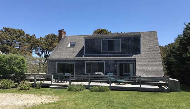 Full House on Nantucket - SLEEPS 12 - 3 bedrooms, 3 baths, + Loft. Walk to beach