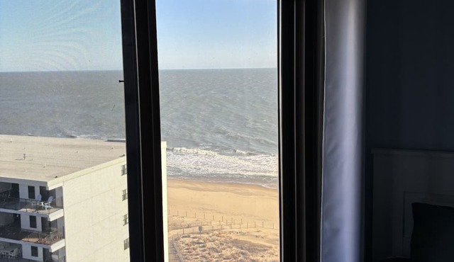 2 bed, 2 bath, oceanfront building, 14th floor
