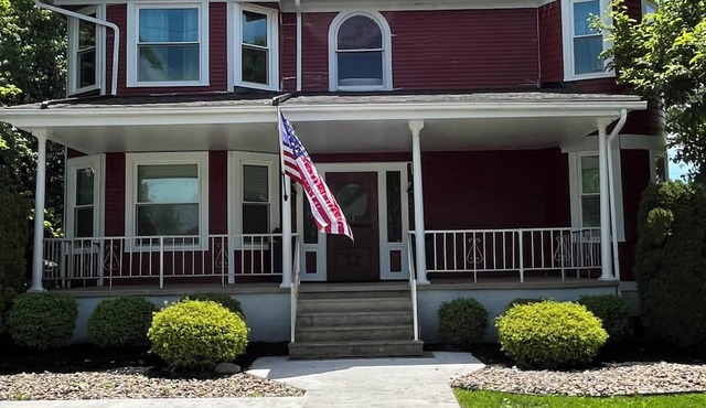 Spacious 4-bedroom century house in Niles, Ohio. Close to many area attractions!