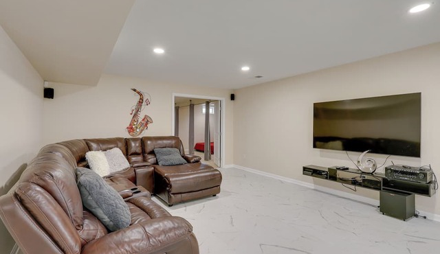 Walkout Studio in Townsend w/ Shared Pool Access