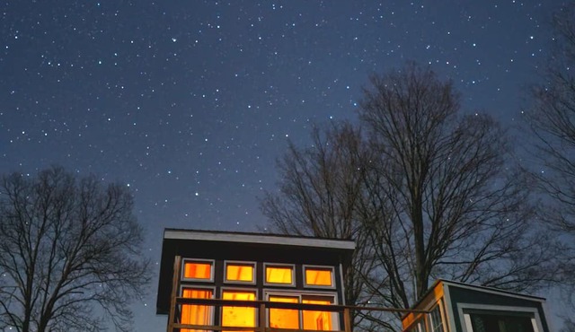 Glamp Cabin/Hot Tub/Outdoor Bath Tub/Starlink WiFi + Access to Real Shower