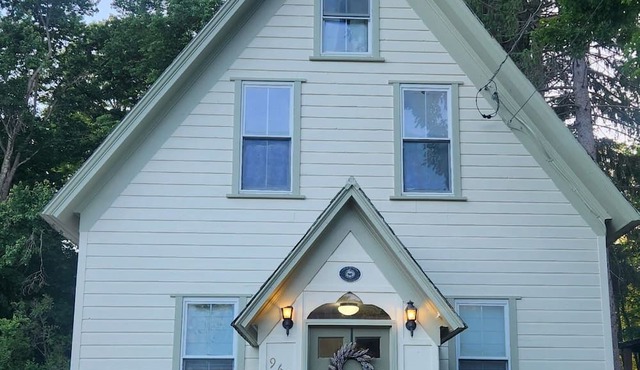 Unique Historic Church, Unique Stay on Main St 15 min. from Saratoga Racetrack